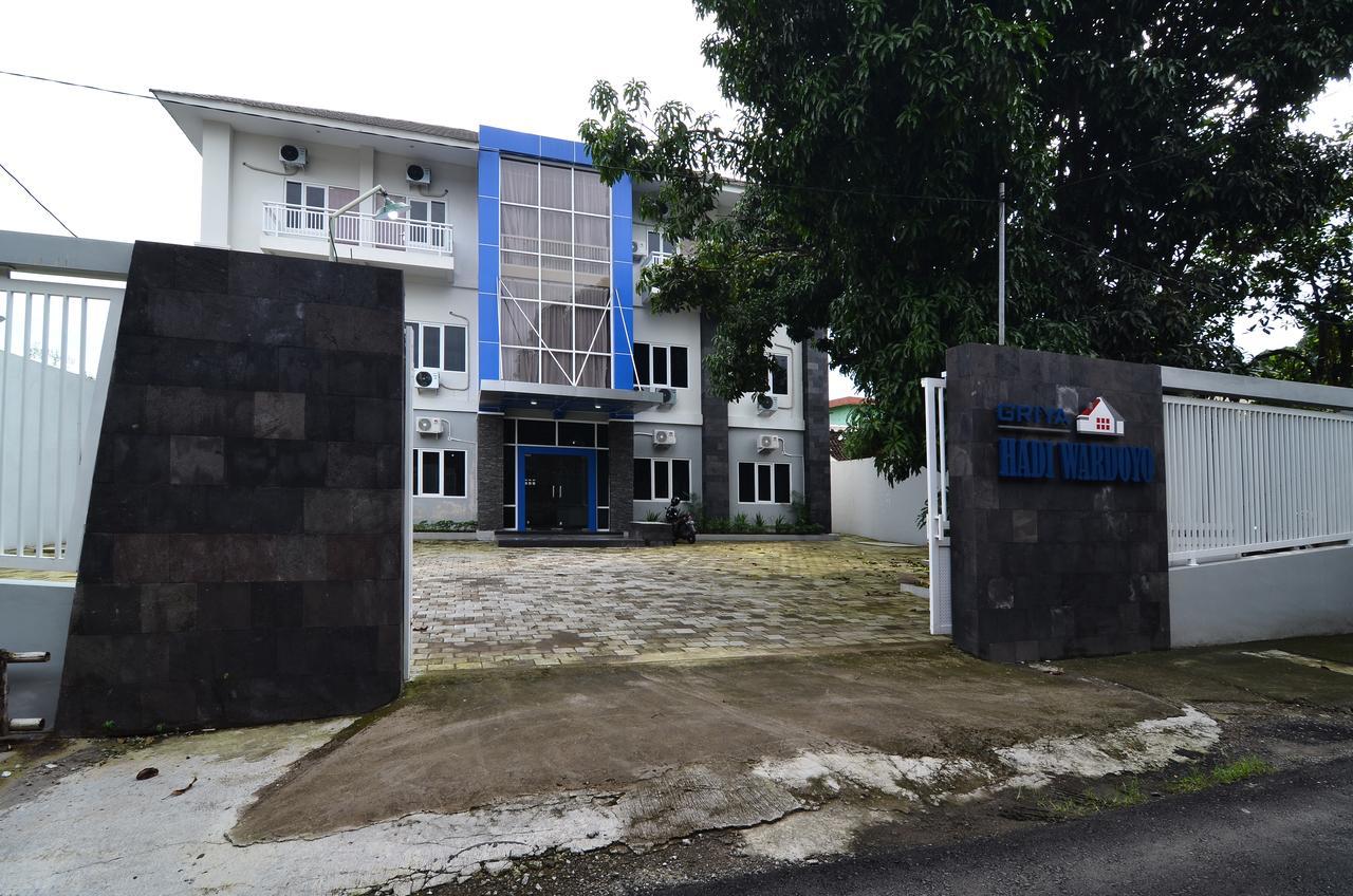 Reddoorz Near Museum Keraton Surakarta Hotel Surakarta  Exterior photo
