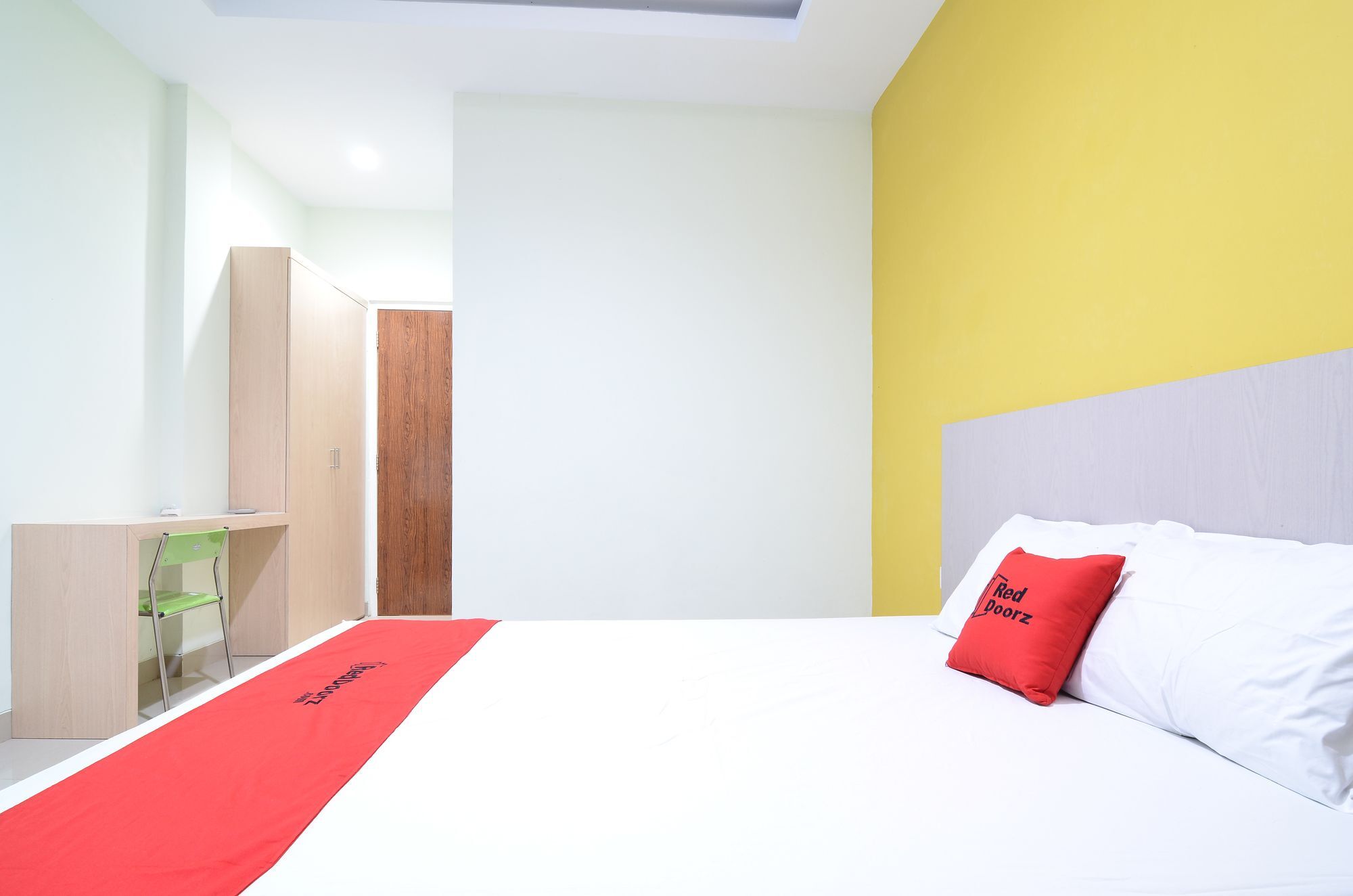Reddoorz Near Museum Keraton Surakarta Hotel Surakarta  Exterior photo