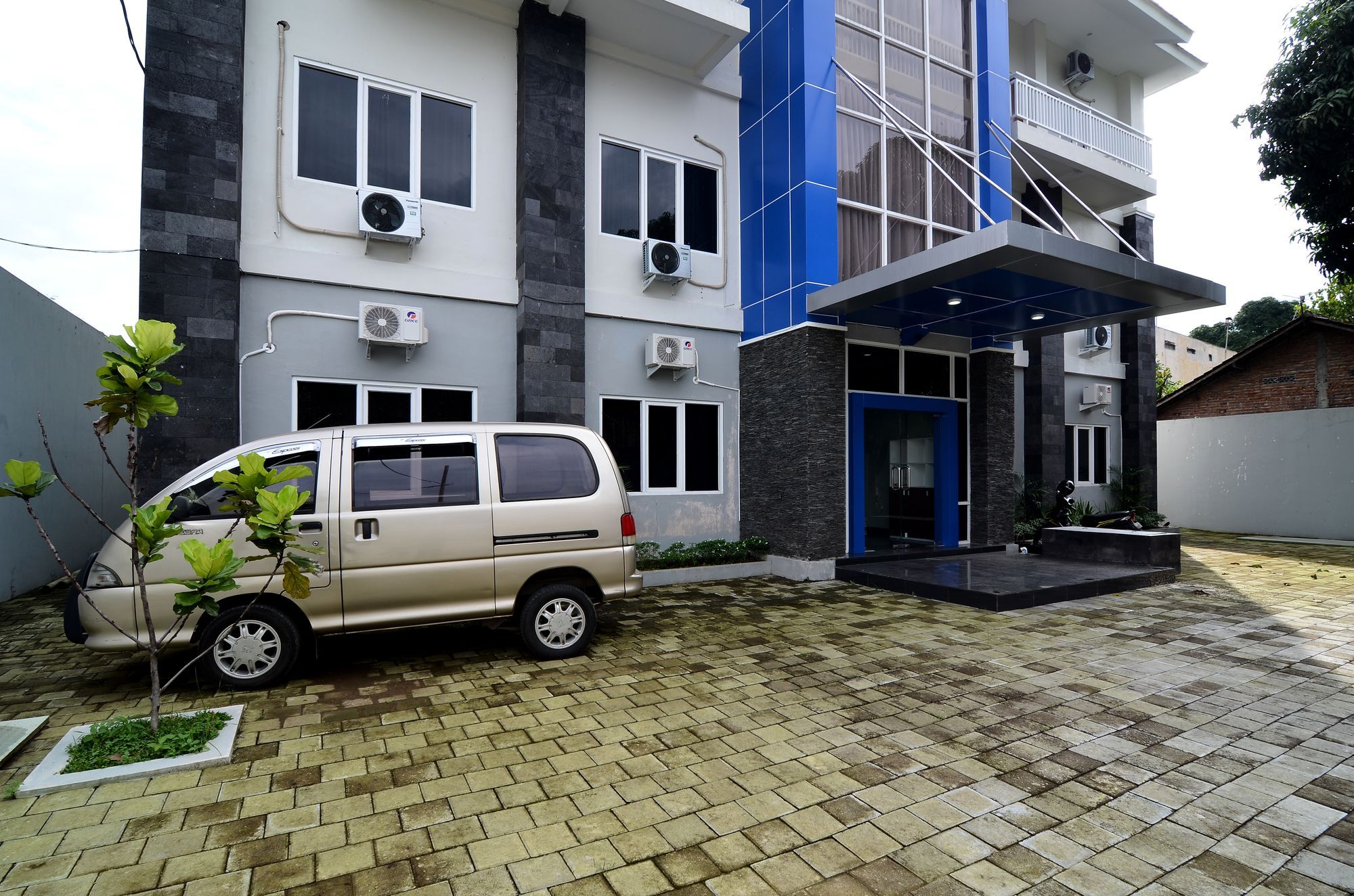Reddoorz Near Museum Keraton Surakarta Hotel Surakarta  Exterior photo
