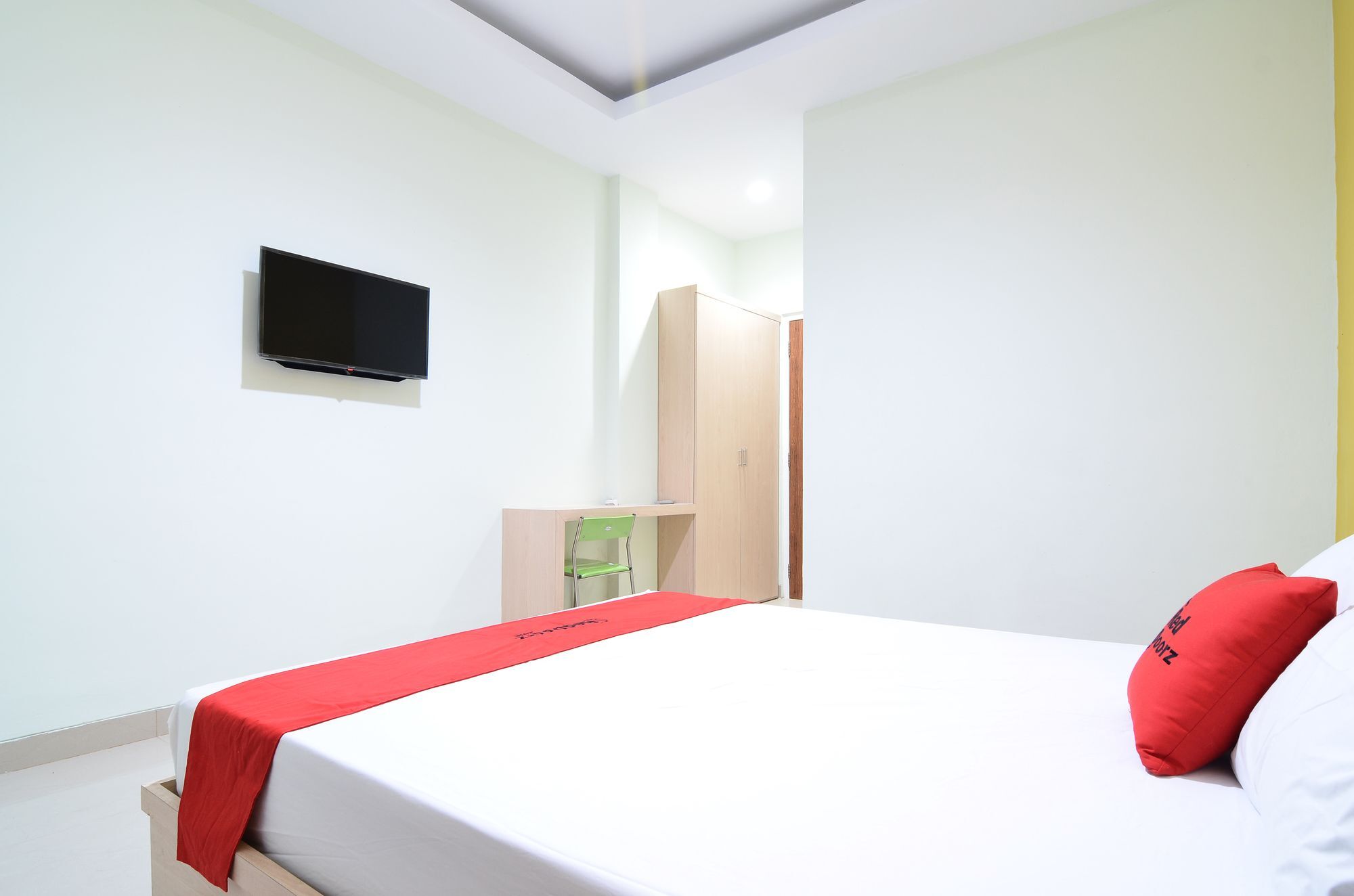Reddoorz Near Museum Keraton Surakarta Hotel Surakarta  Exterior photo