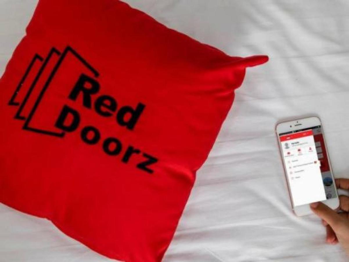 Reddoorz Near Museum Keraton Surakarta Hotel Surakarta  Exterior photo